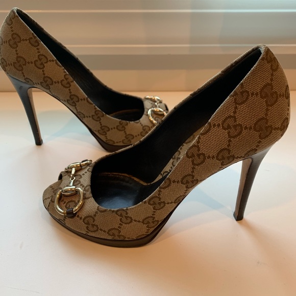 SOLD Gucci classics heels - Picture 3 of 5